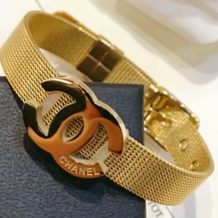 Simple fashion titanium bracelet bracelet product image 1, provided for visual reference and product detail review