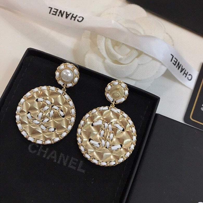 High-Quality Stud Earrings-97 product image 3, provided for visual reference and product detail review