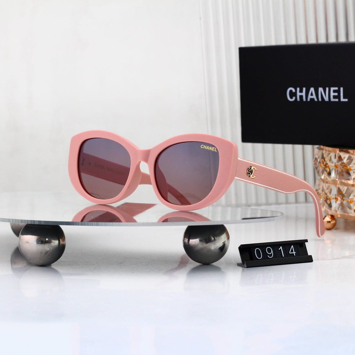 New Stylish Sunglasses-80 product image 2, provided for visual reference and product detail review