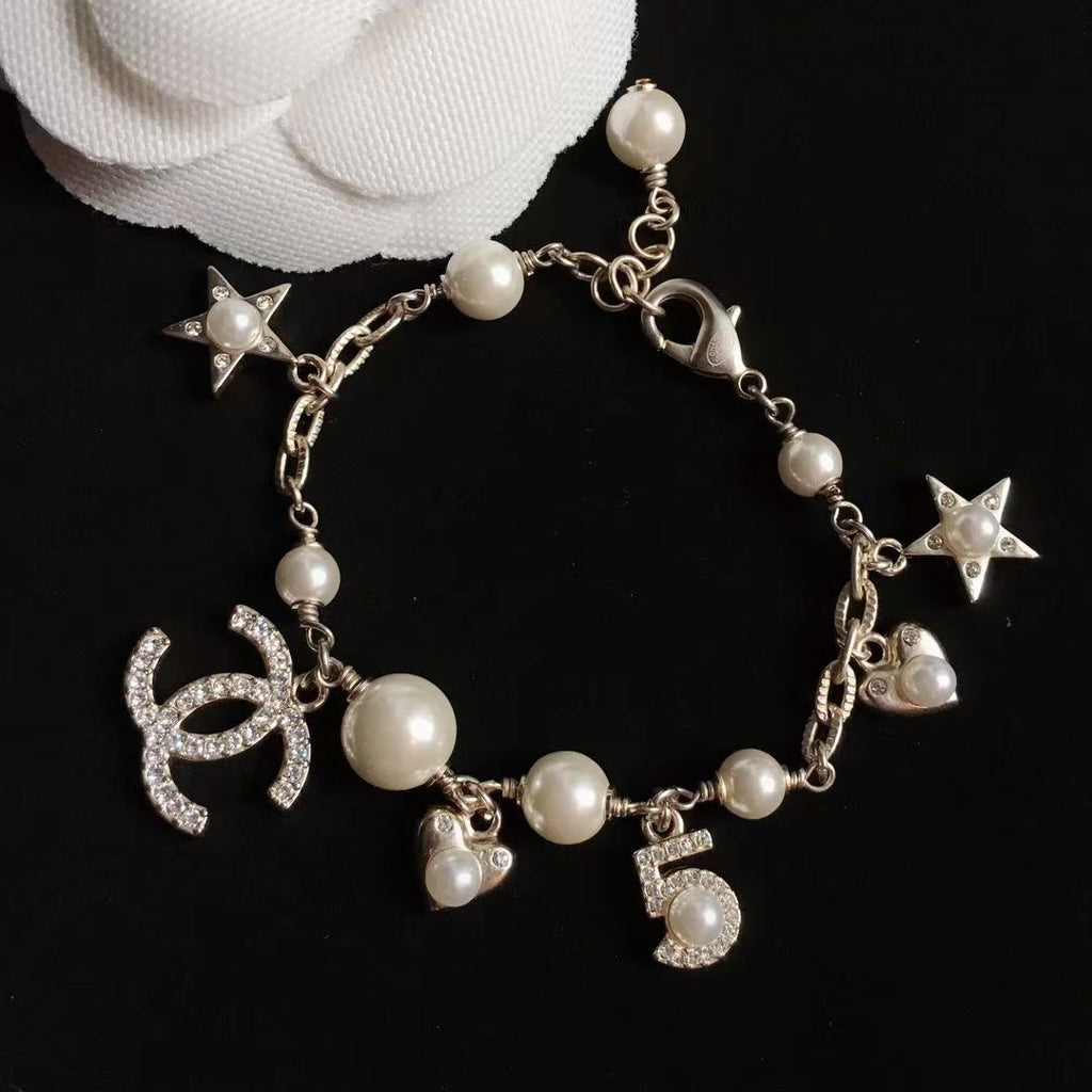2023 New Fashion diamond Bracelet product image 3, provided for visual reference and product detail review
