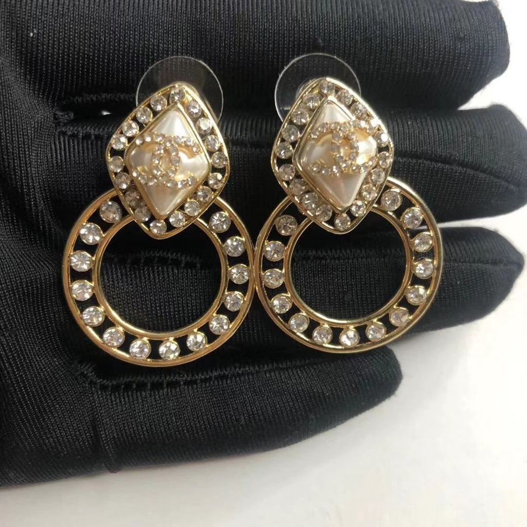 (C earrings) Small fragrant vintage earrings product image 7, provided for visual reference and product detail review
