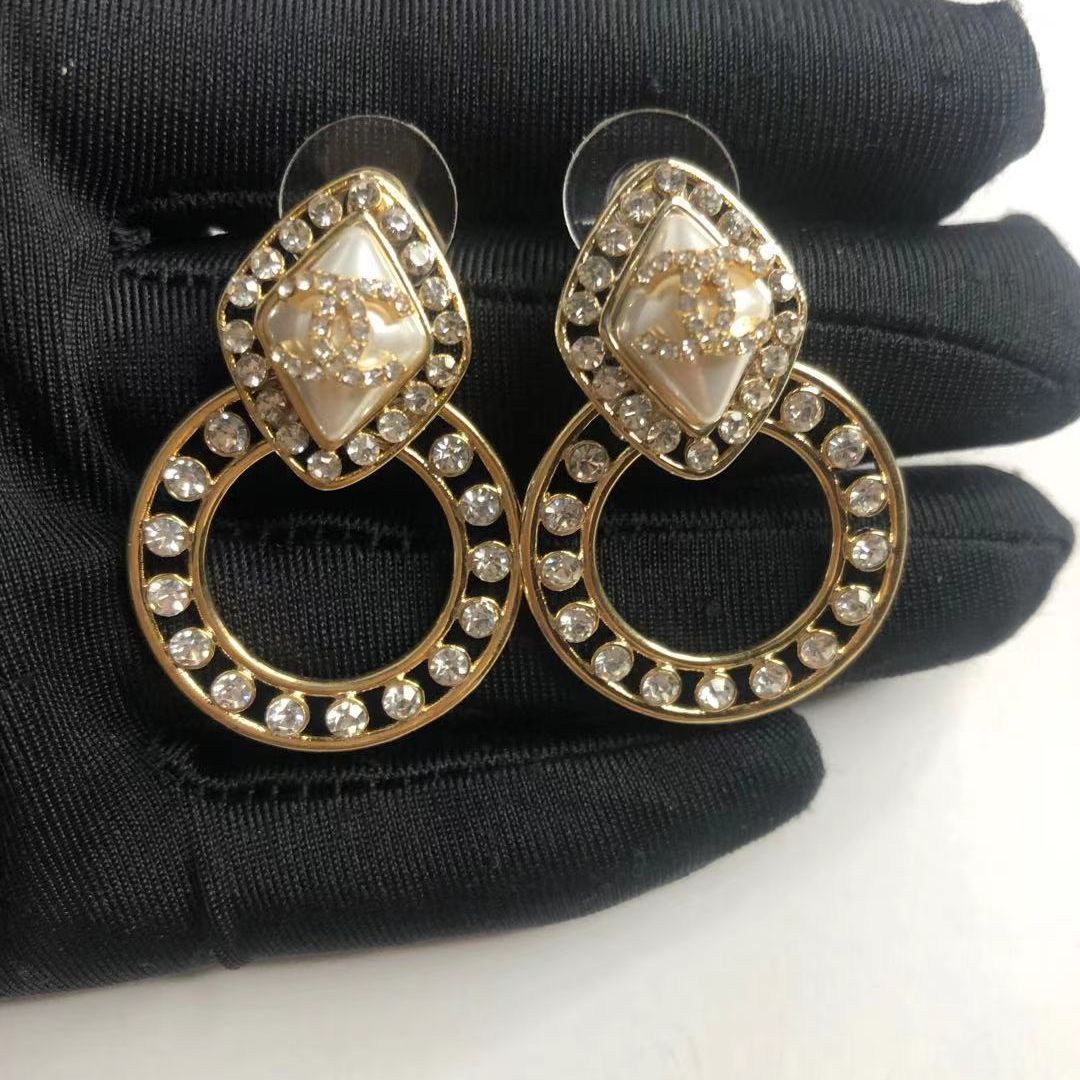 (C earrings) Small fragrant vintage earrings product image 7, provided for visual reference and product detail review