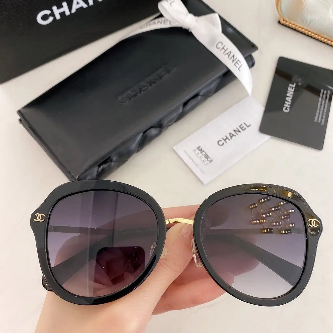 5 Colors Retro Gradients Sunglasses product image 3, provided for visual reference and product detail review
