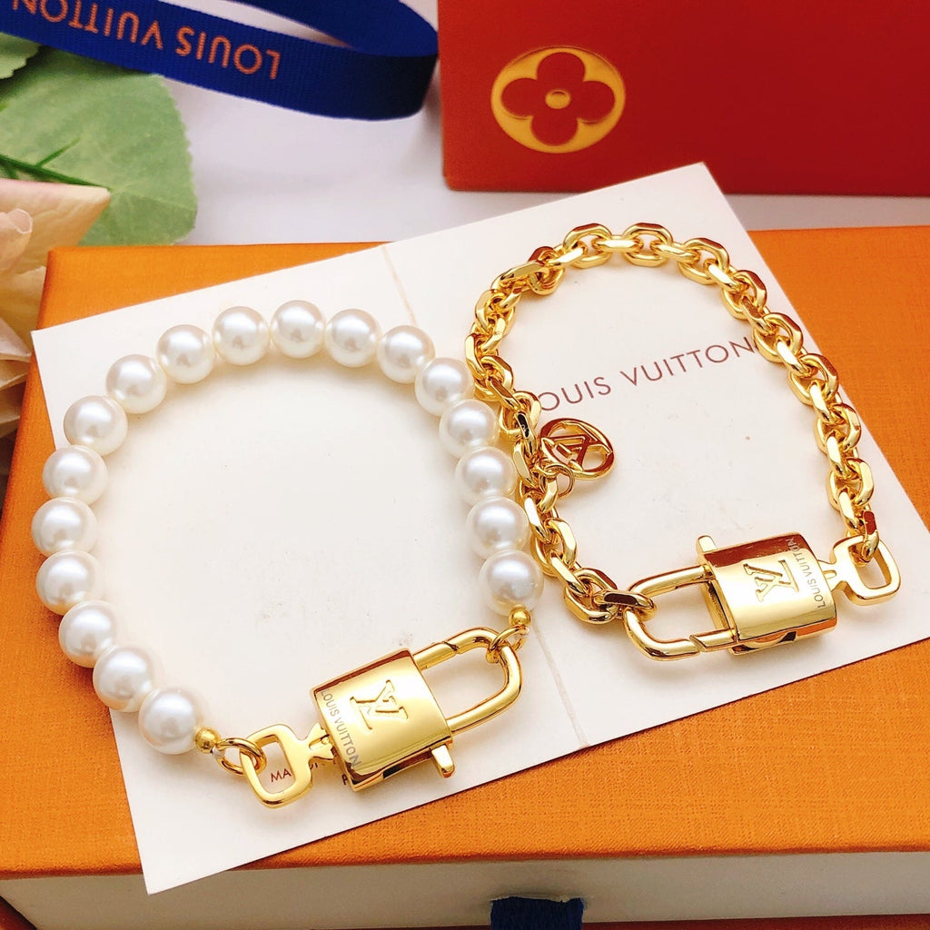 Double-Layer Pearl Bracelet with Clasp product image 3, provided for visual reference and product detail review