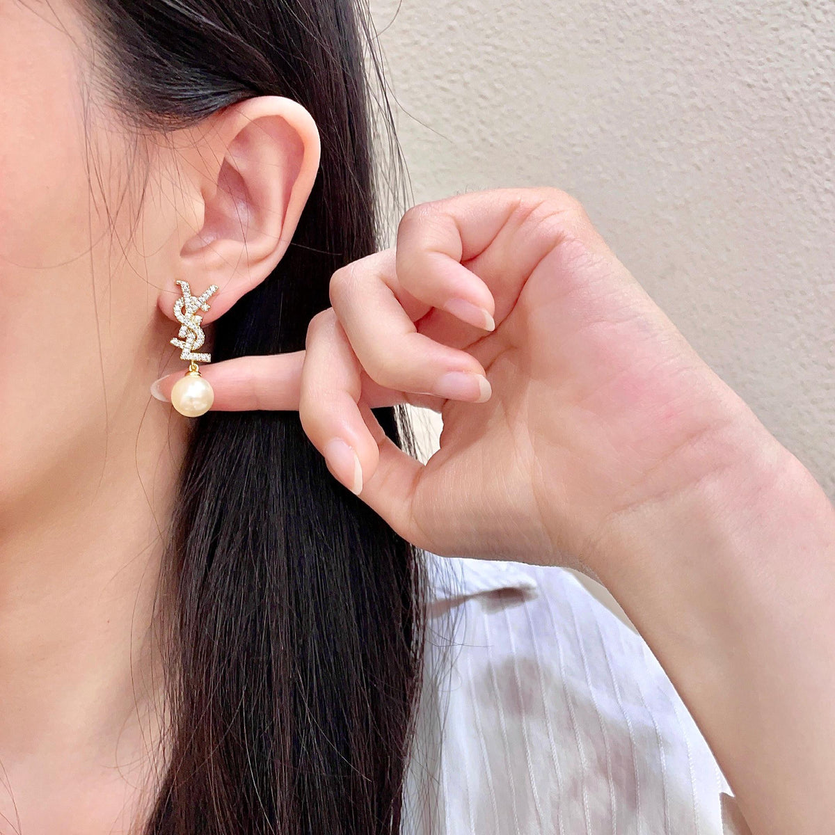 High-Quality Stud Earrings-49 product image 3, provided for visual reference and product detail review
