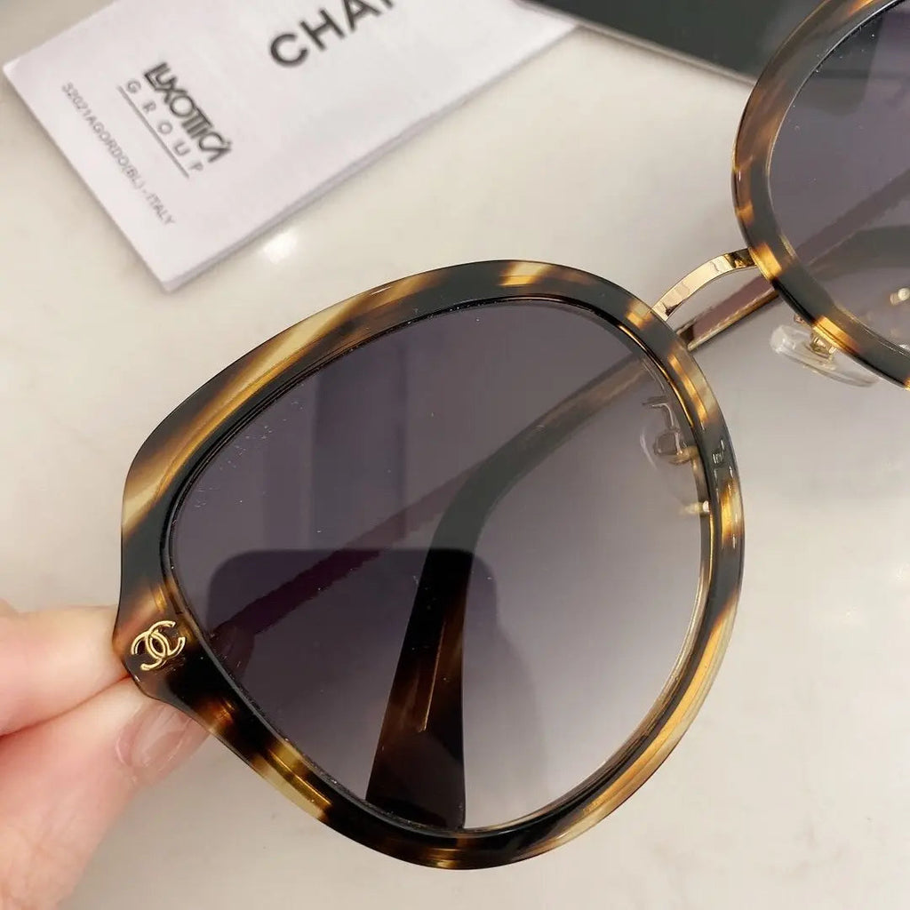 5 Colors Retro Gradients Sunglasses product image 8, provided for visual reference and product detail review
