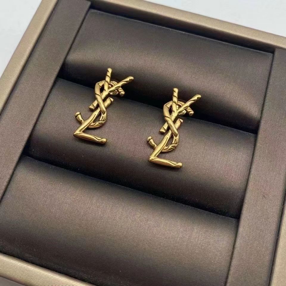 Small fragrant diamond pearl Earrings product image 16, provided for visual reference and product detail review