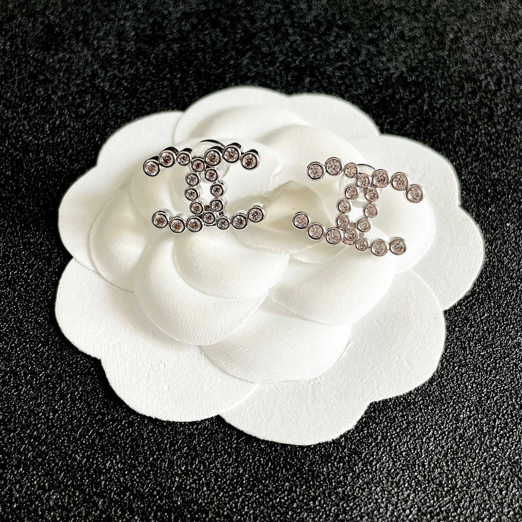 High-Quality Stud Earrings-131 product image 8, provided for visual reference and product detail review