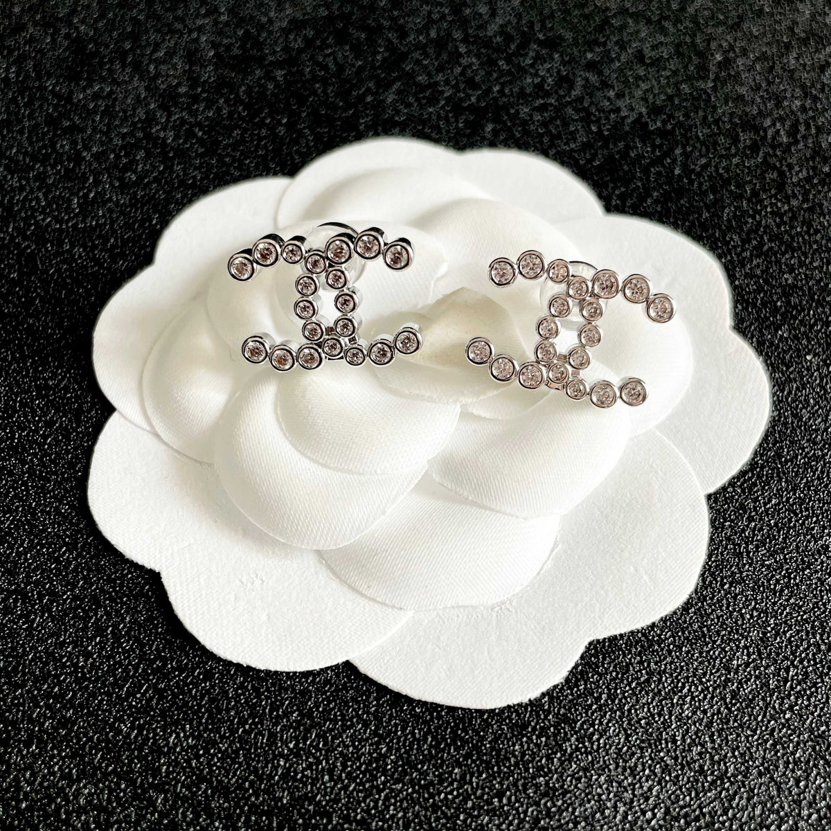 High-Quality Stud Earrings-131 product image 8, provided for visual reference and product detail review