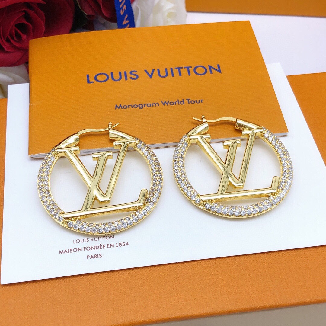 High-Quality Round Diamond-Set Earrings product image 4, provided for visual reference and product detail review