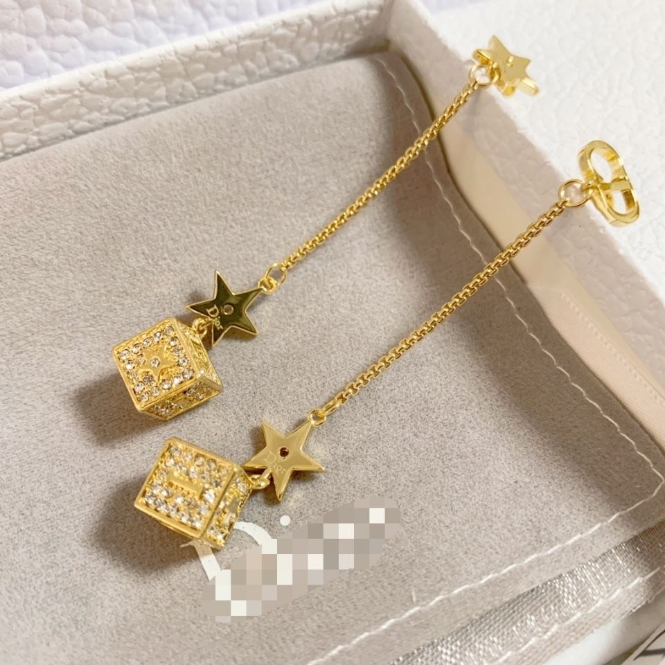 Full of letters and star earrings product image 3, provided for visual reference and product detail review