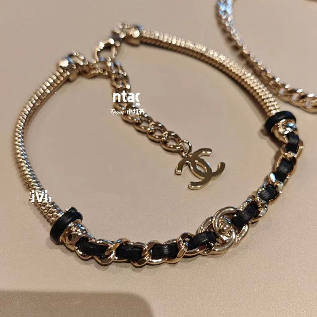 2023 New Fashion Imitation Pearl Necklace product image 2, provided for visual reference and product detail review