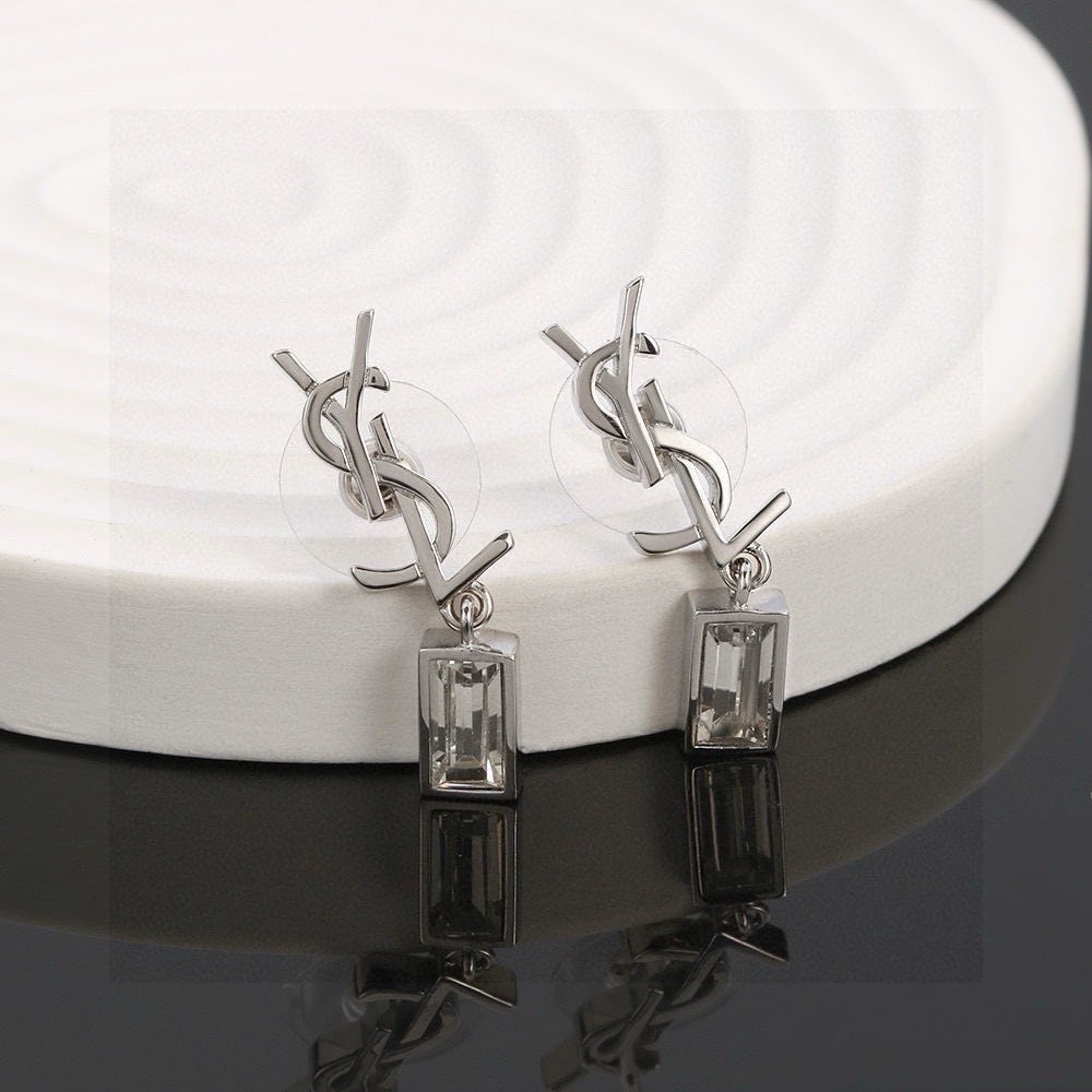 High-Quality Stud Earrings-59 product image 6, provided for visual reference and product detail review