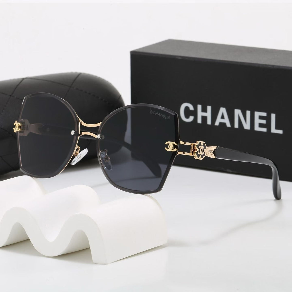 New Stylish Sunglasses-52 product image 1, provided for visual reference and product detail review