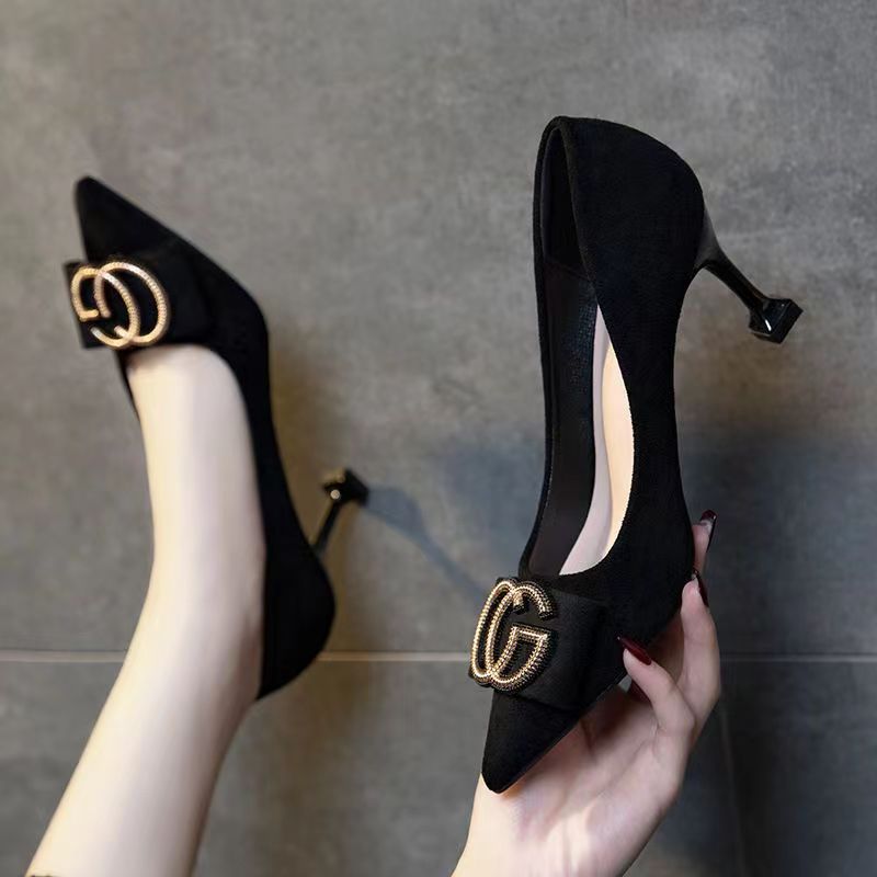 2023 GC Retro velvet pointed toe high heels product image 2, provided for visual reference and product detail review