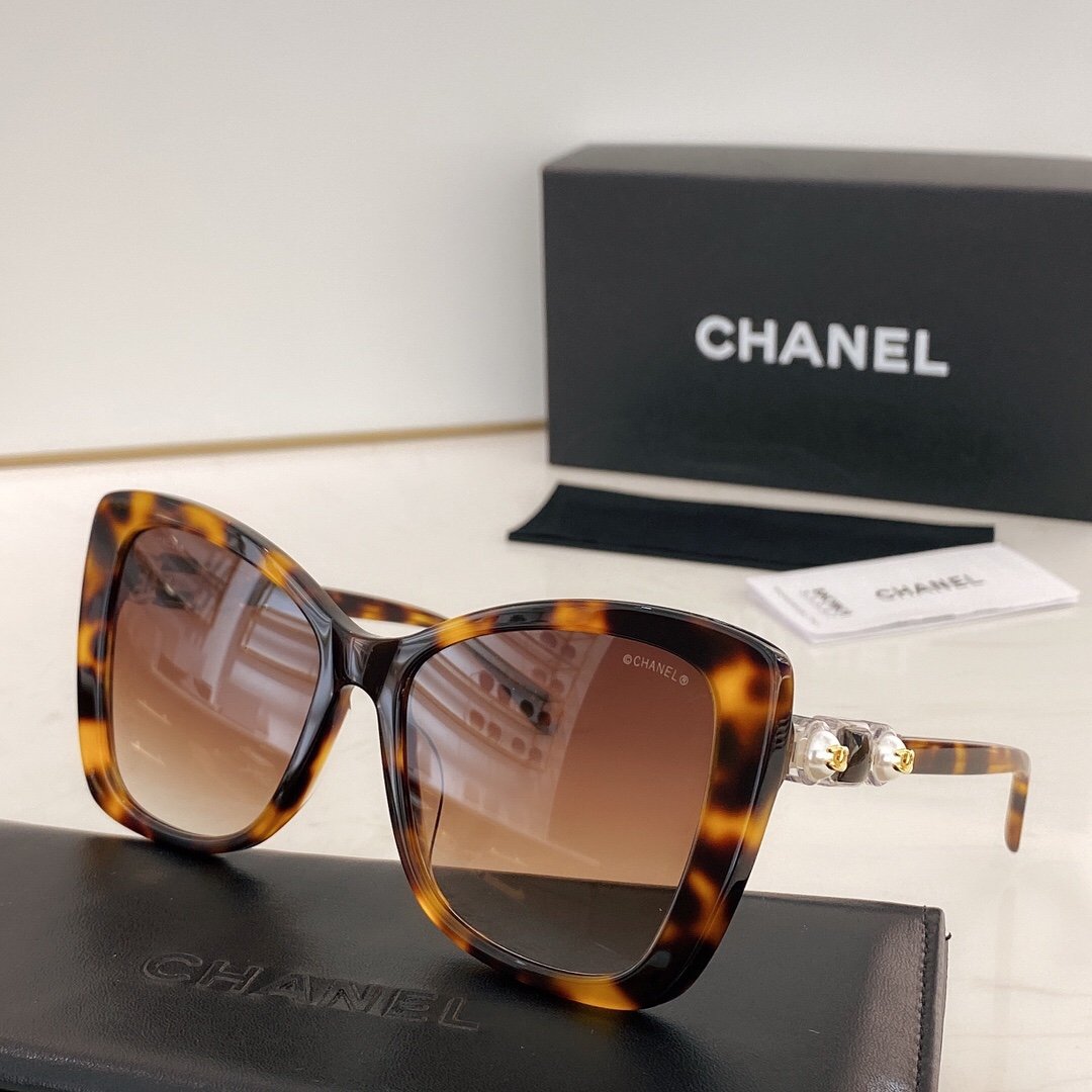 5 Colors Ocean Metal Hollowing Sunglasses product image 3, provided for visual reference and product detail review