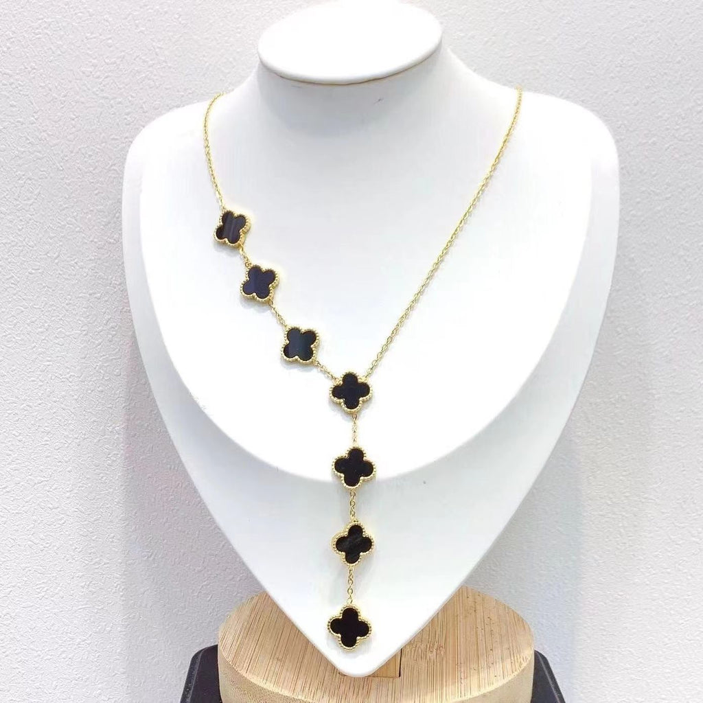 2023 New Fashion Clover Necklace product image 3, provided for visual reference and product detail review