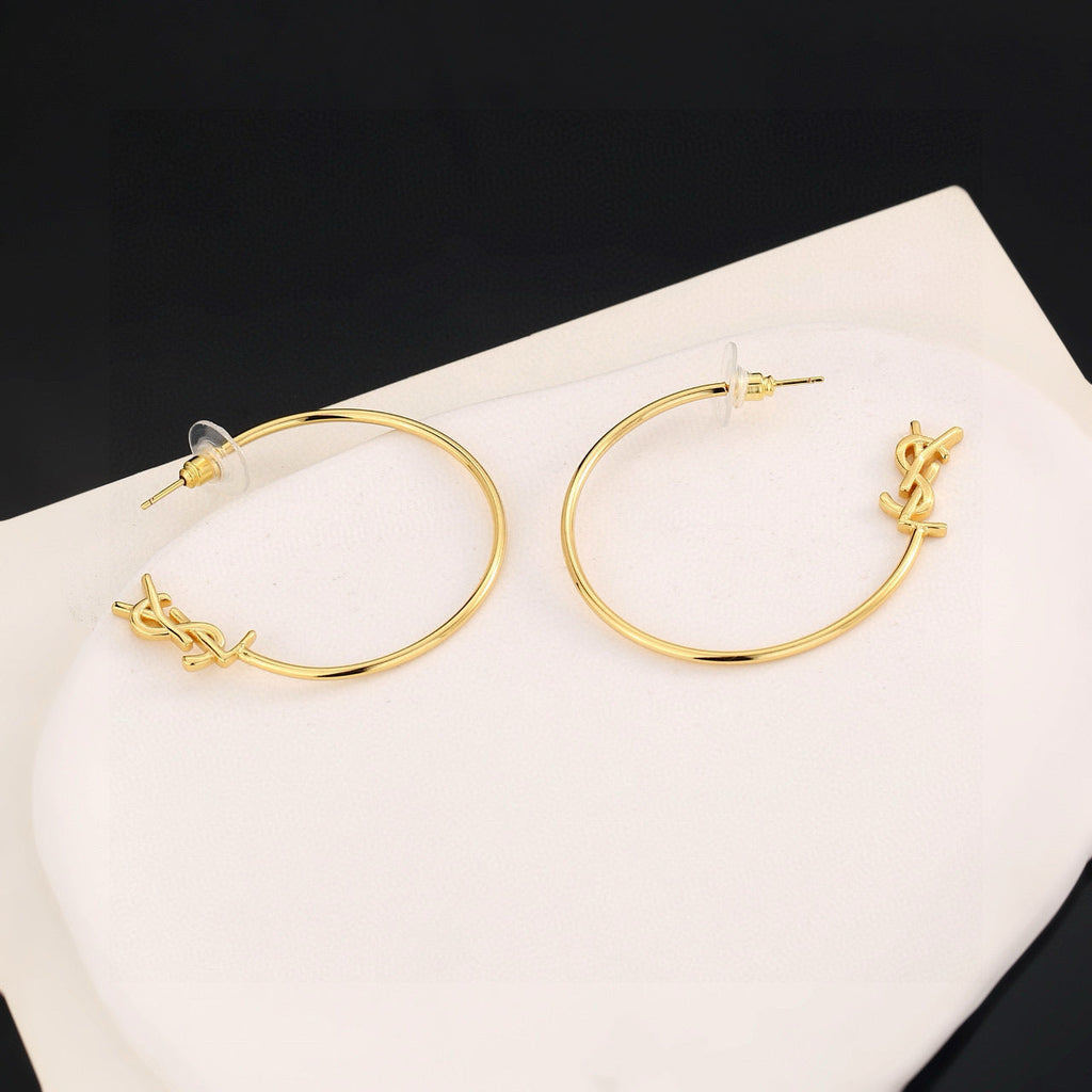 High-Quality Stud Earrings-43 product image 6, provided for visual reference and product detail review