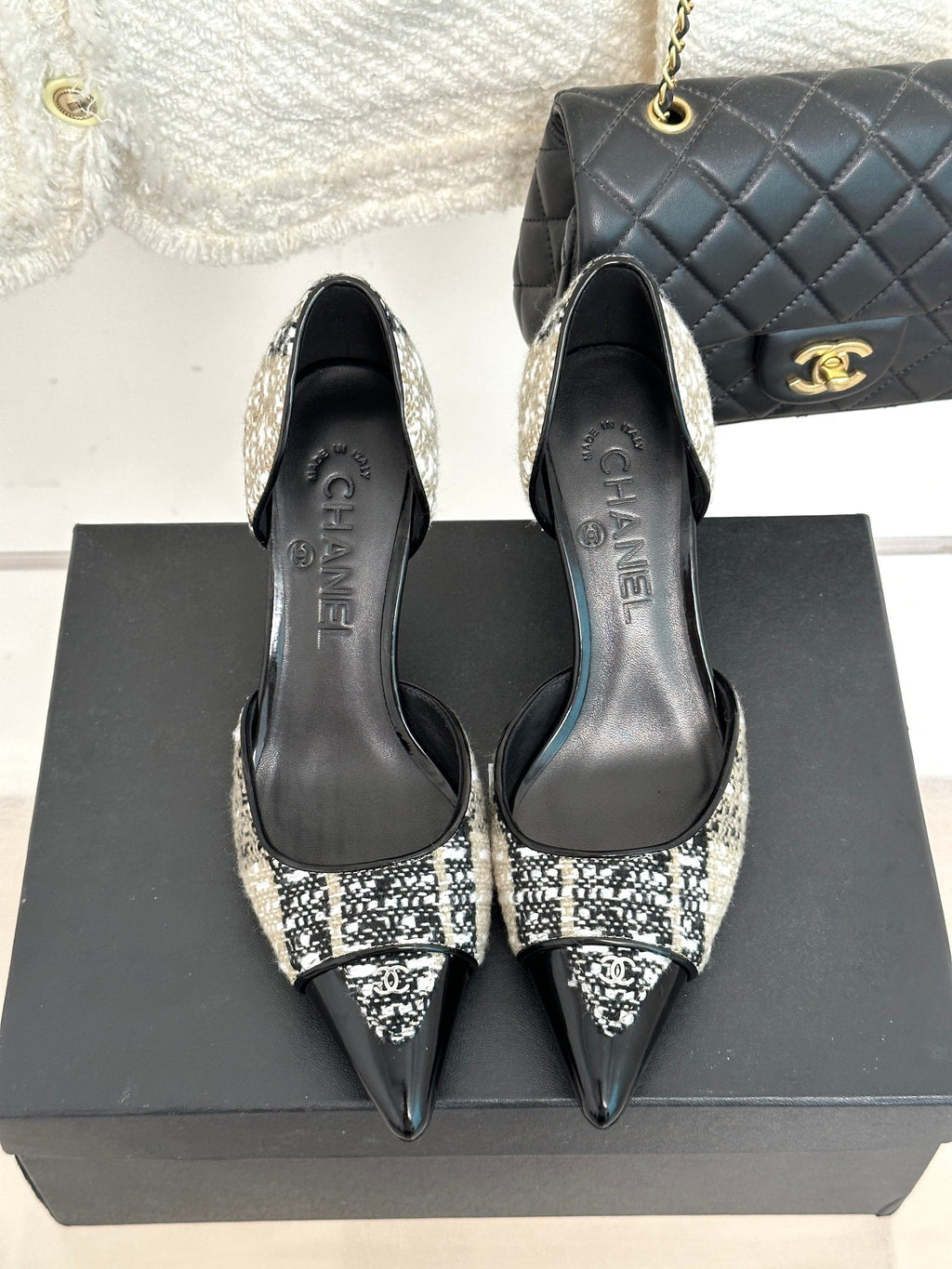 2023 CC Retro hollow pointed toe high heels-S26 product image 1, provided for visual reference and product detail review