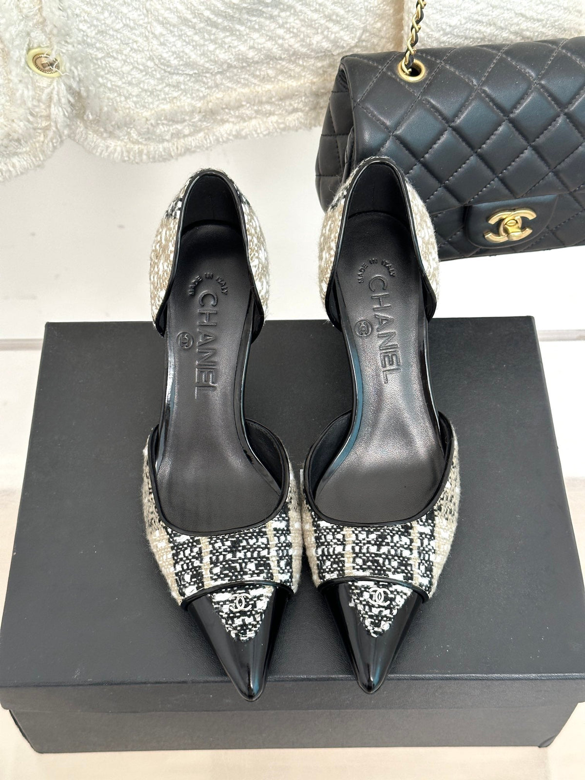 2023 CC Retro hollow pointed toe high heels-S26 product image 1, provided for visual reference and product detail review