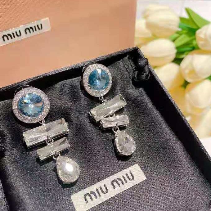 Diamond earring product image 7, provided for visual reference and product detail review