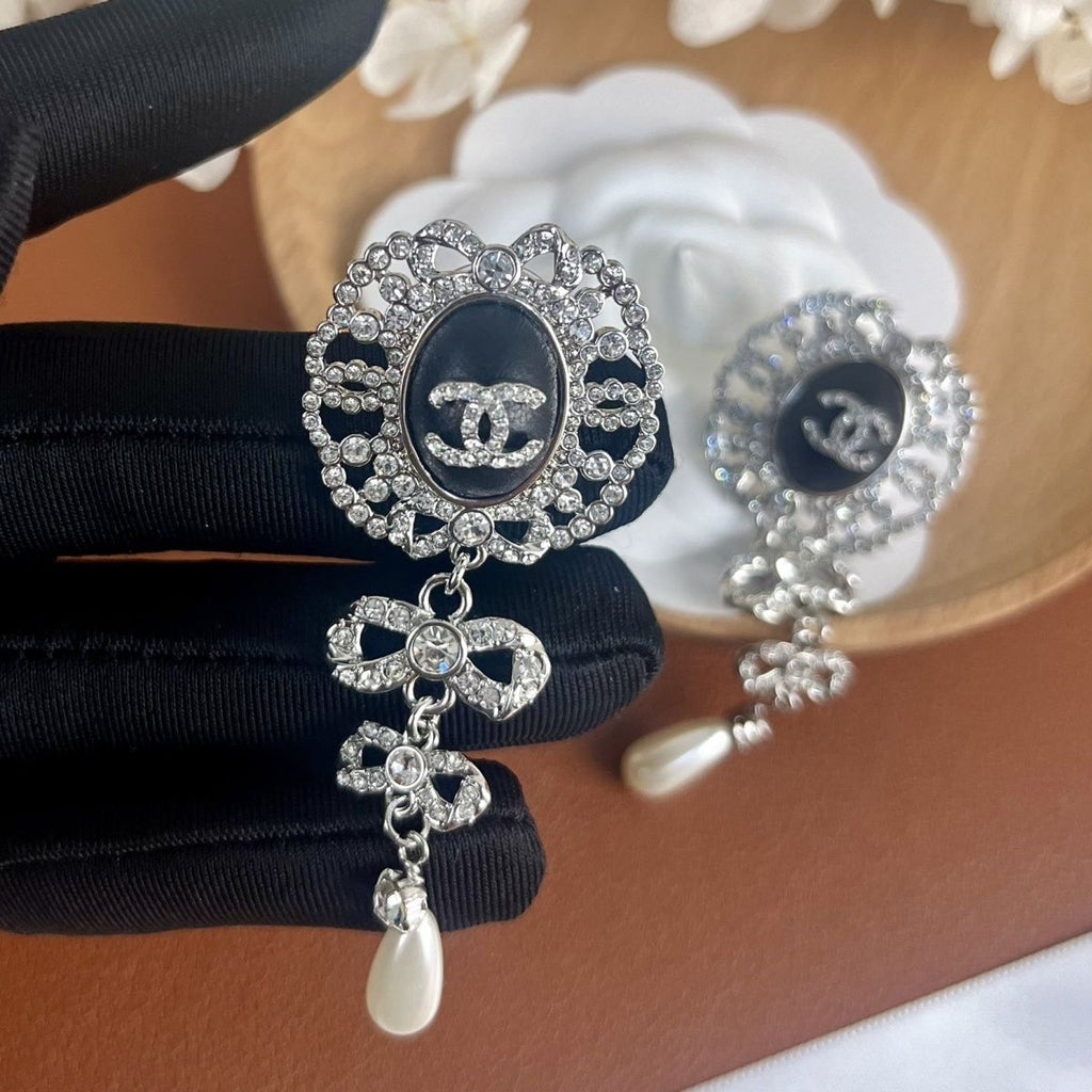Autumn and Winter 2022 New Popular Earrings product image 5, provided for visual reference and product detail review