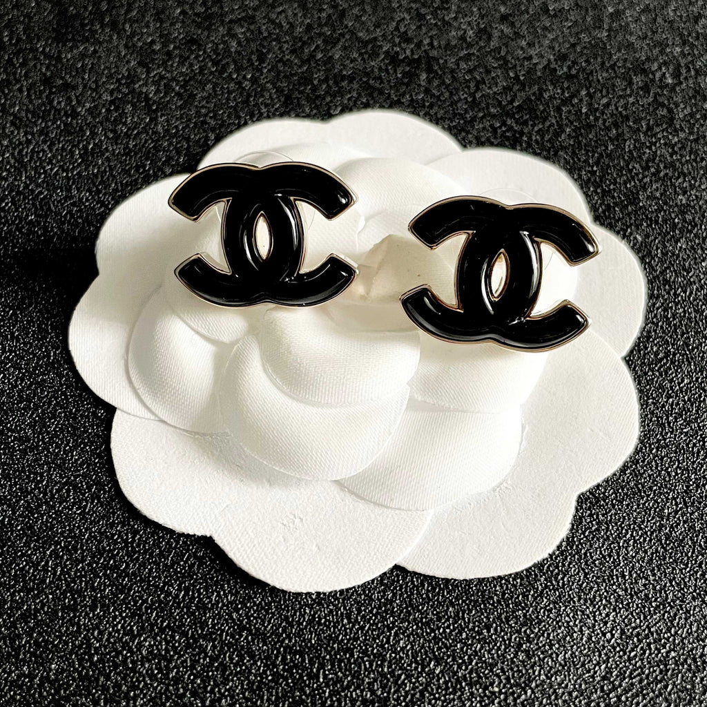 High-Quality Stud Earrings-132 product image 6, provided for visual reference and product detail review
