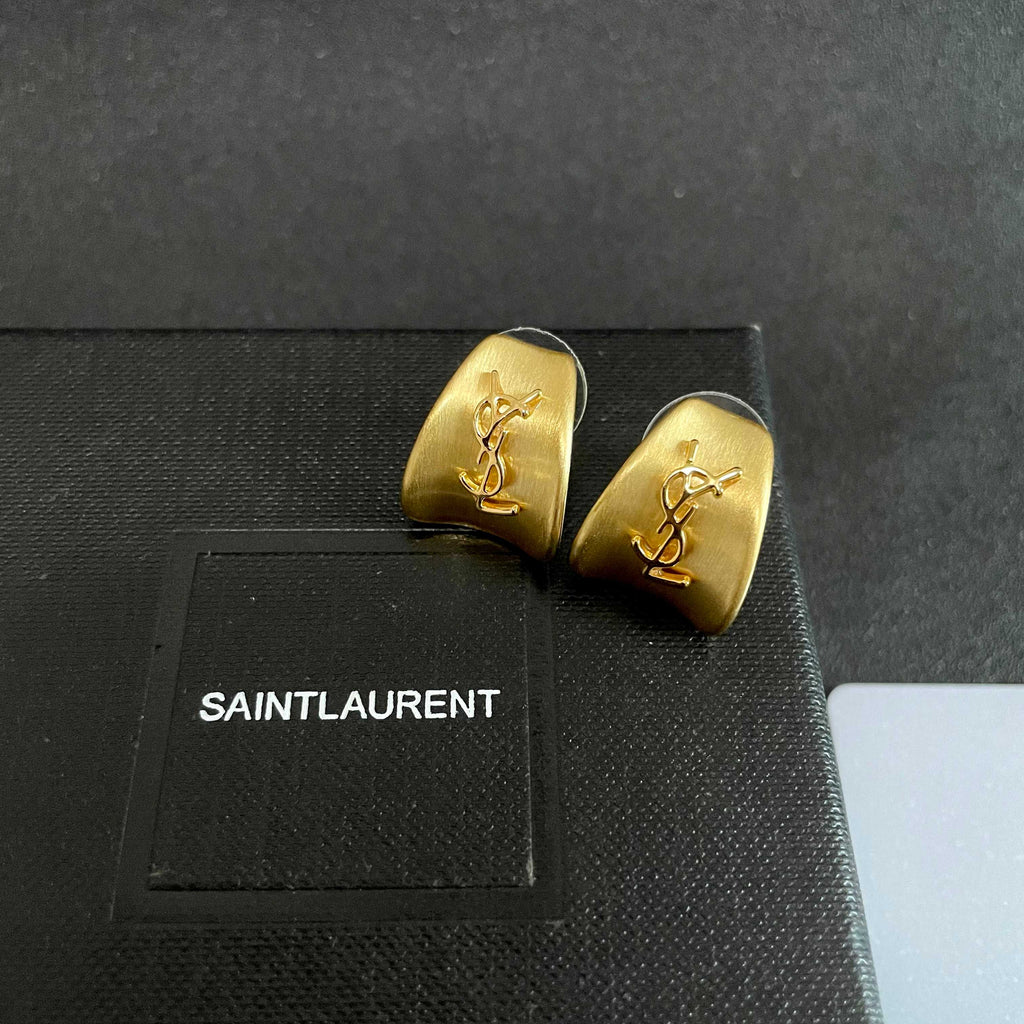High-Quality Stud Earrings-39 product image 10, provided for visual reference and product detail review