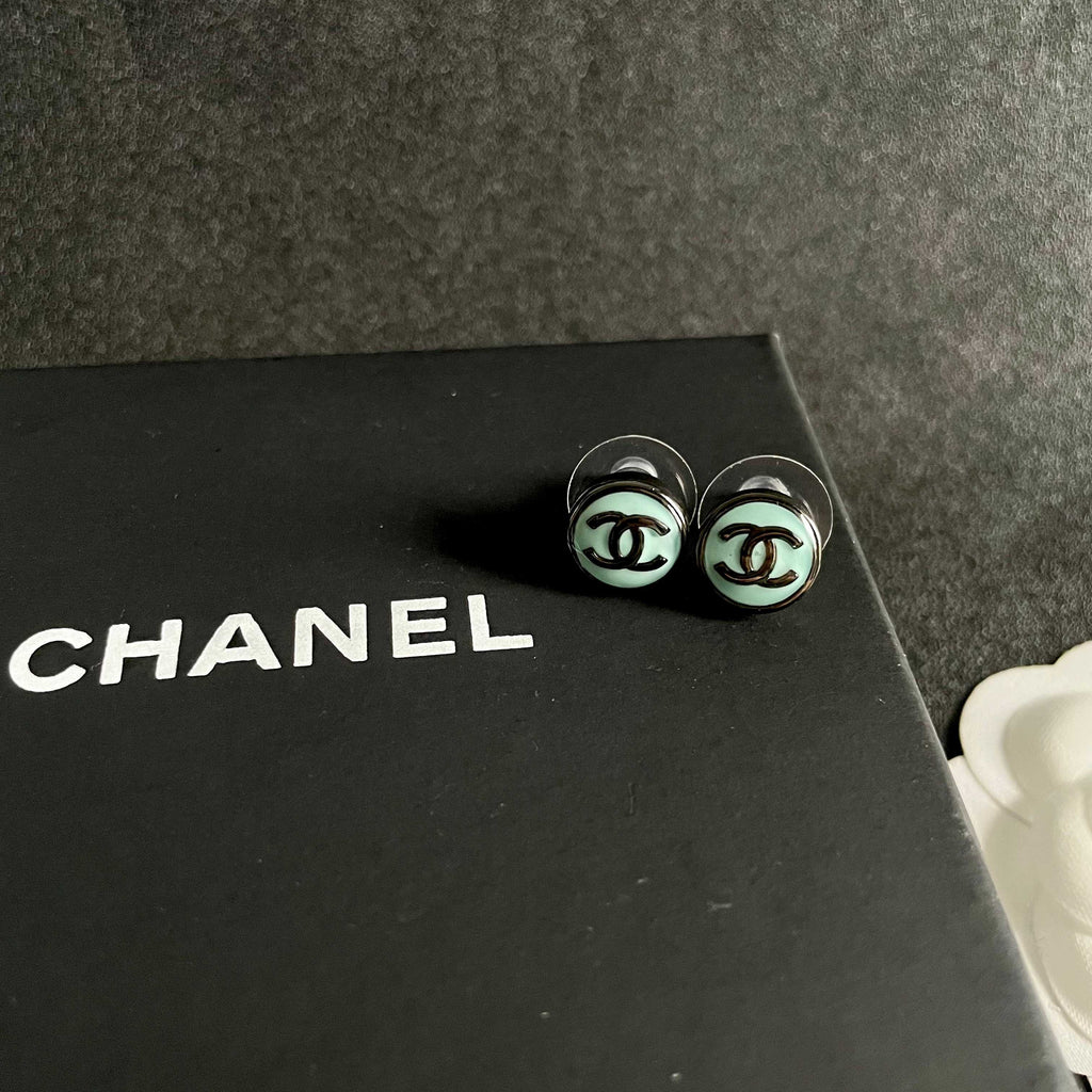 High-Quality Stud Earrings-155 product image 7, provided for visual reference and product detail review