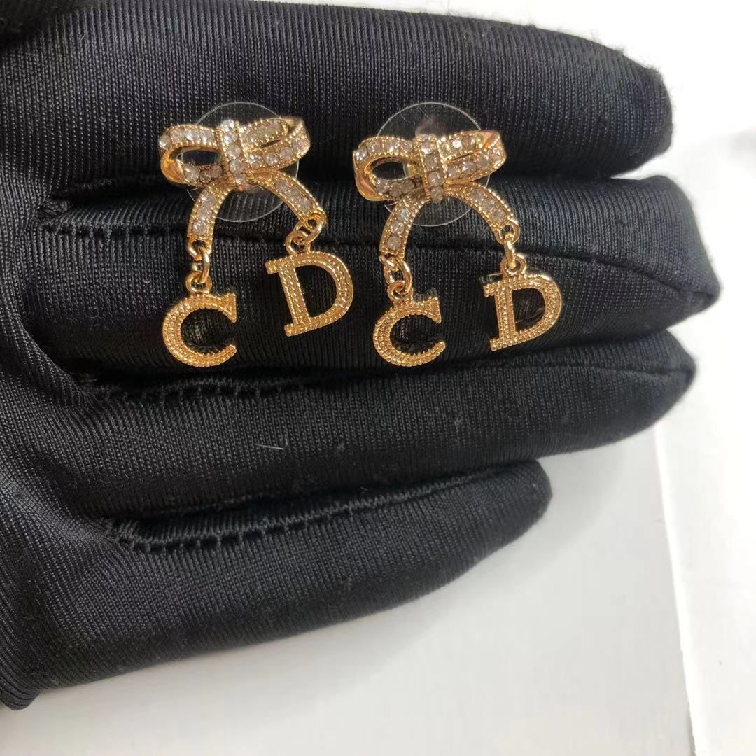 (C earrings) Small fragrant vintage earrings product image 34, provided for visual reference and product detail review