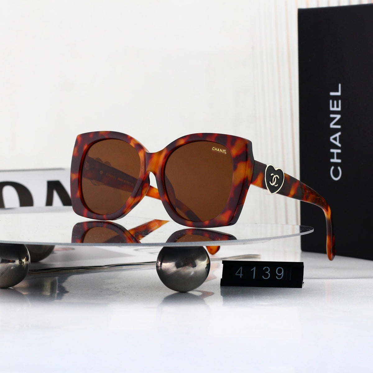New Stylish Sunglasses-90 product image 2, provided for visual reference and product detail review