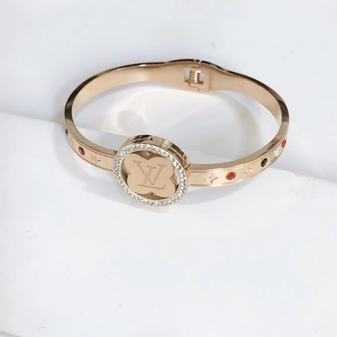 2023 New Fashion diamond Bracelet product image 5, provided for visual reference and product detail review