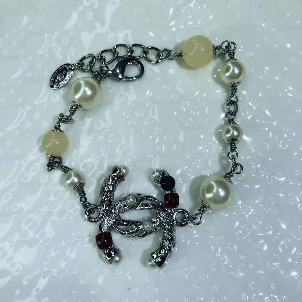 Xiaoxiang classic vintage brass bracelet product image 26, provided for visual reference and product detail review