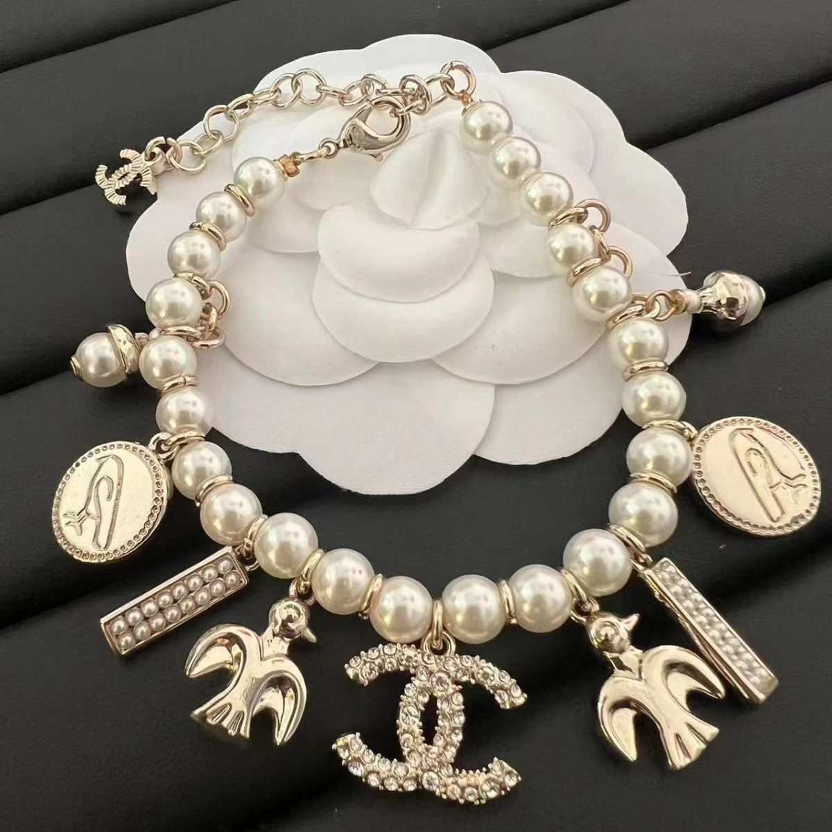 2023 New Fashion diamond Bracelet product image 2, provided for visual reference and product detail review