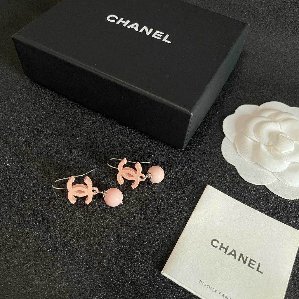 High-Quality Stud Earrings-162 product image 3, provided for visual reference and product detail review