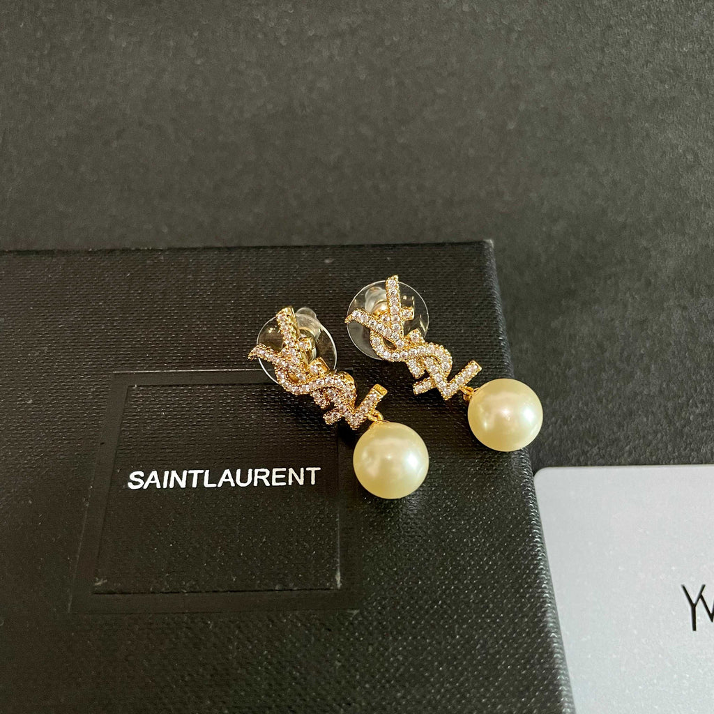High-Quality Stud Earrings-49 product image 9, provided for visual reference and product detail review