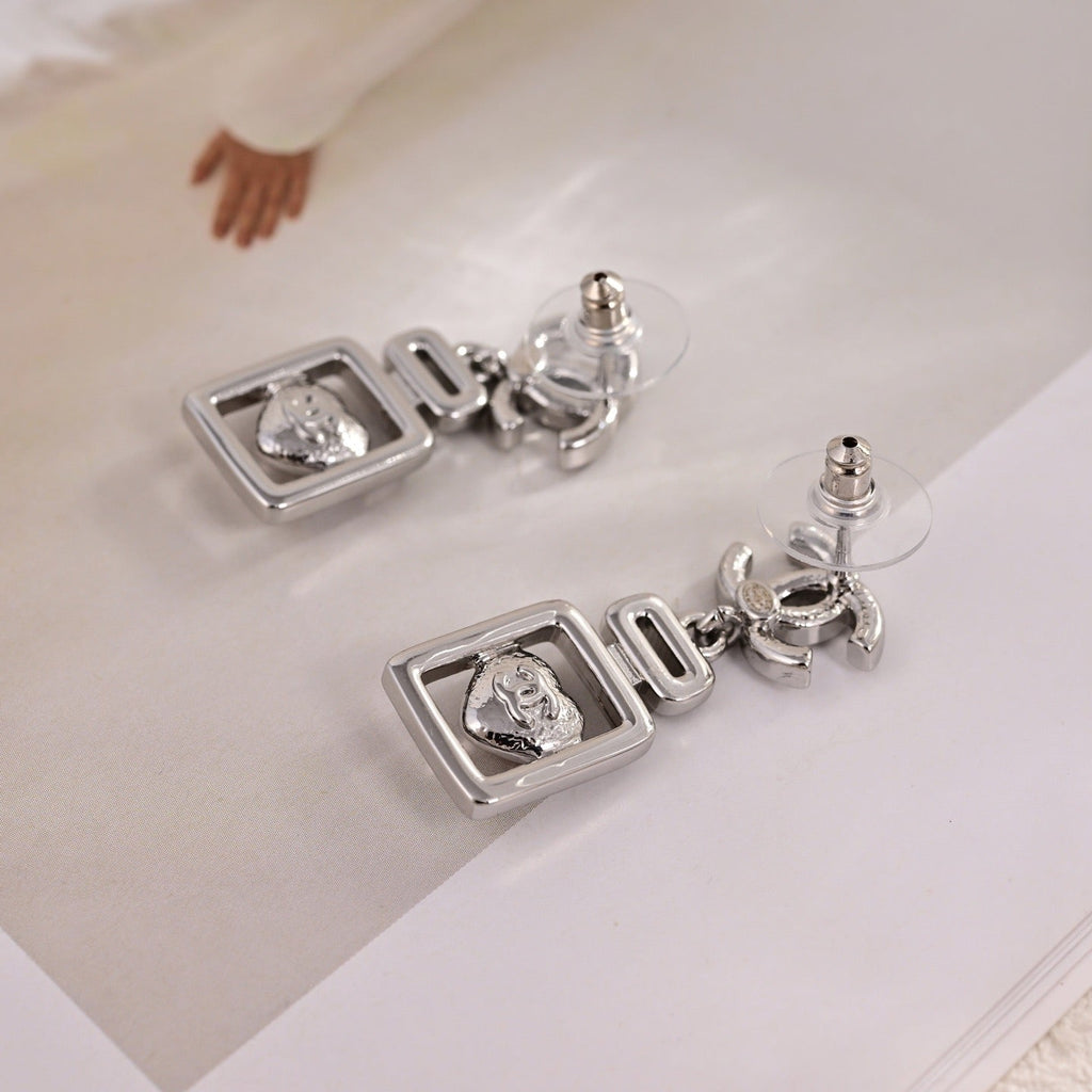 High-Quality Stud Earrings-120 product image 4, provided for visual reference and product detail review