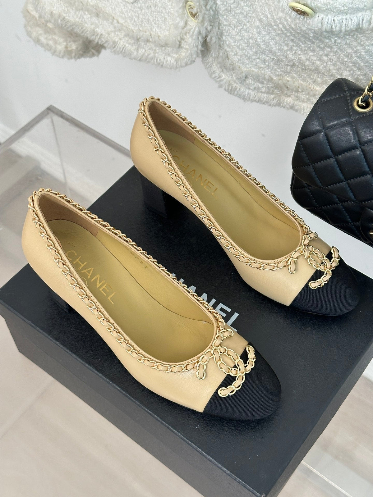 2023 CC Chain Double C Chunky Heel Shoes -S44 product image 10, provided for visual reference and product detail review