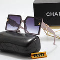 2022 New Ladies Fashion Classic Sunglasses product image 1, provided for visual reference and product detail review
