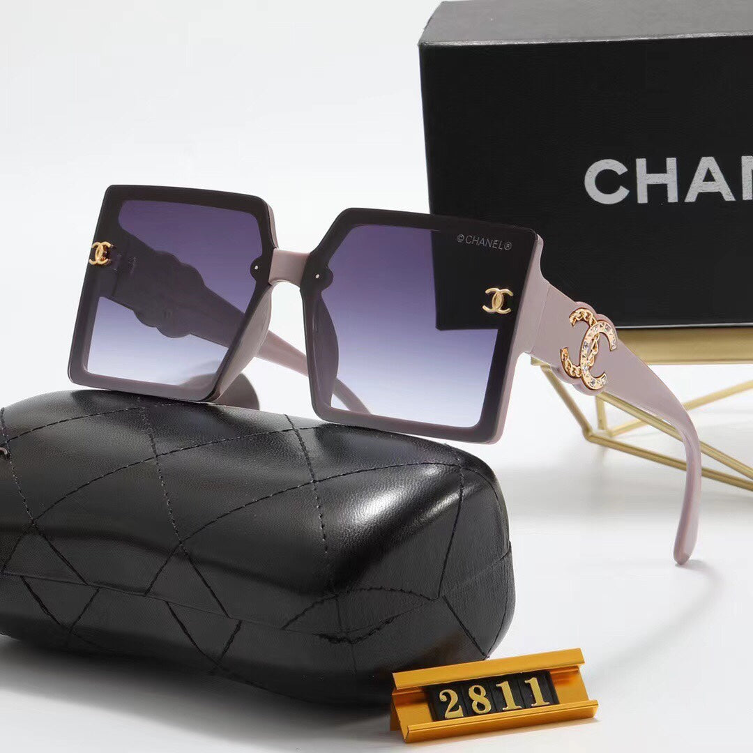 2022 New Ladies Fashion Classic Sunglasses product image 1, provided for visual reference and product detail review