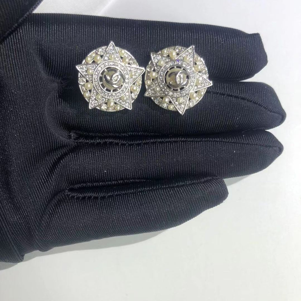 Zircon inlaid pearl steel needle earrings product image 19, provided for visual reference and product detail review