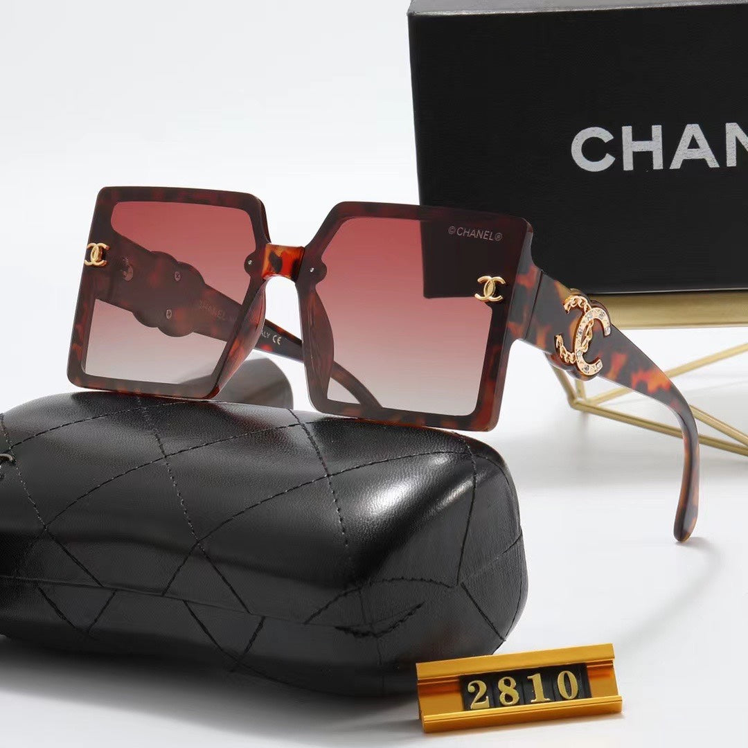 2022 High Quality Ladies Fashion Classic Sunglasses product image 2, provided for visual reference and product detail review