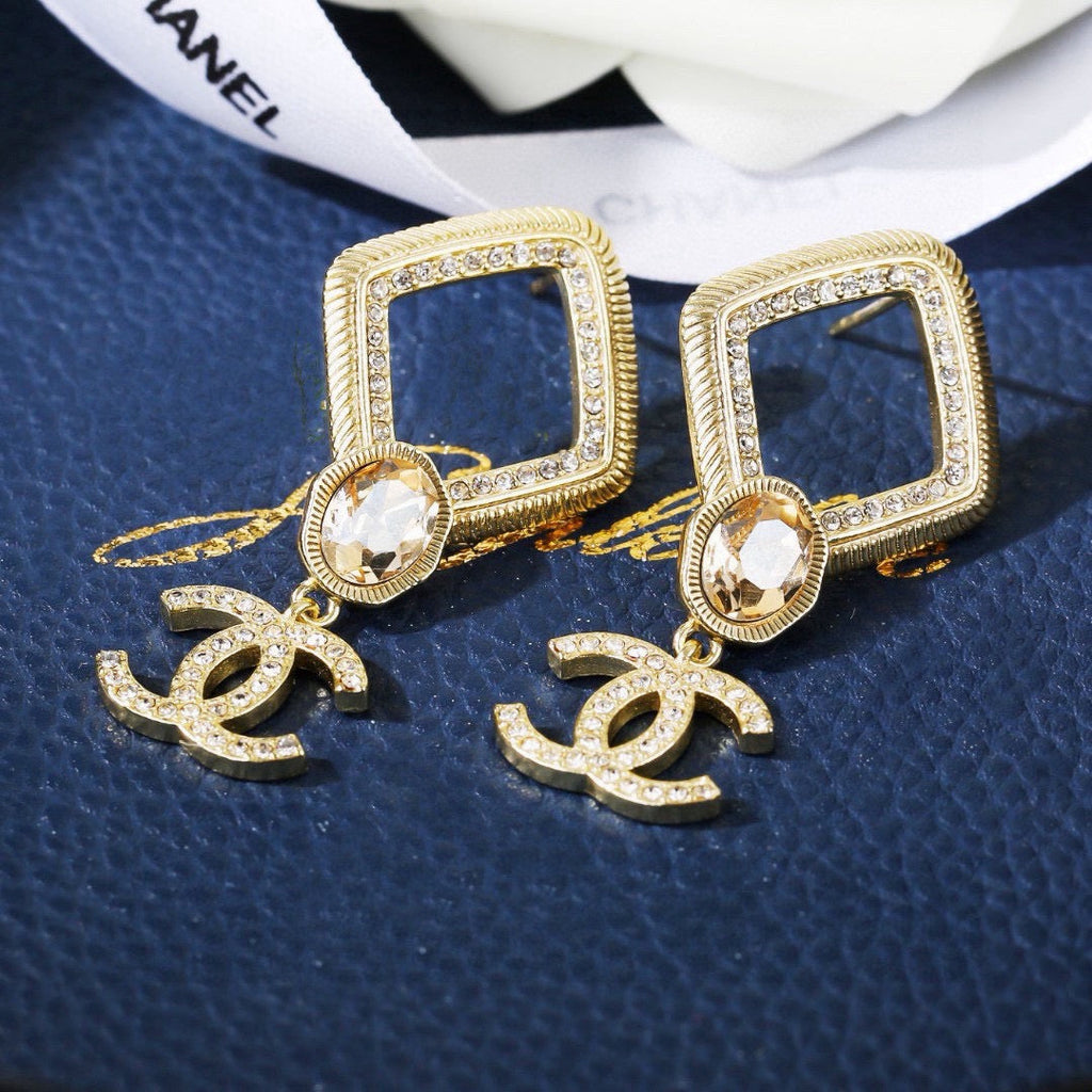 High-Quality Stud Earrings-146 product image 5, provided for visual reference and product detail review