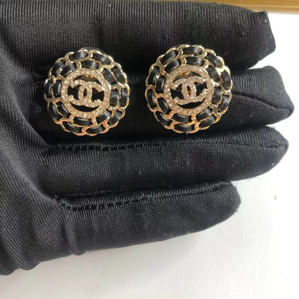 (C earrings) Small fragrant vintage earrings product image 23, provided for visual reference and product detail review