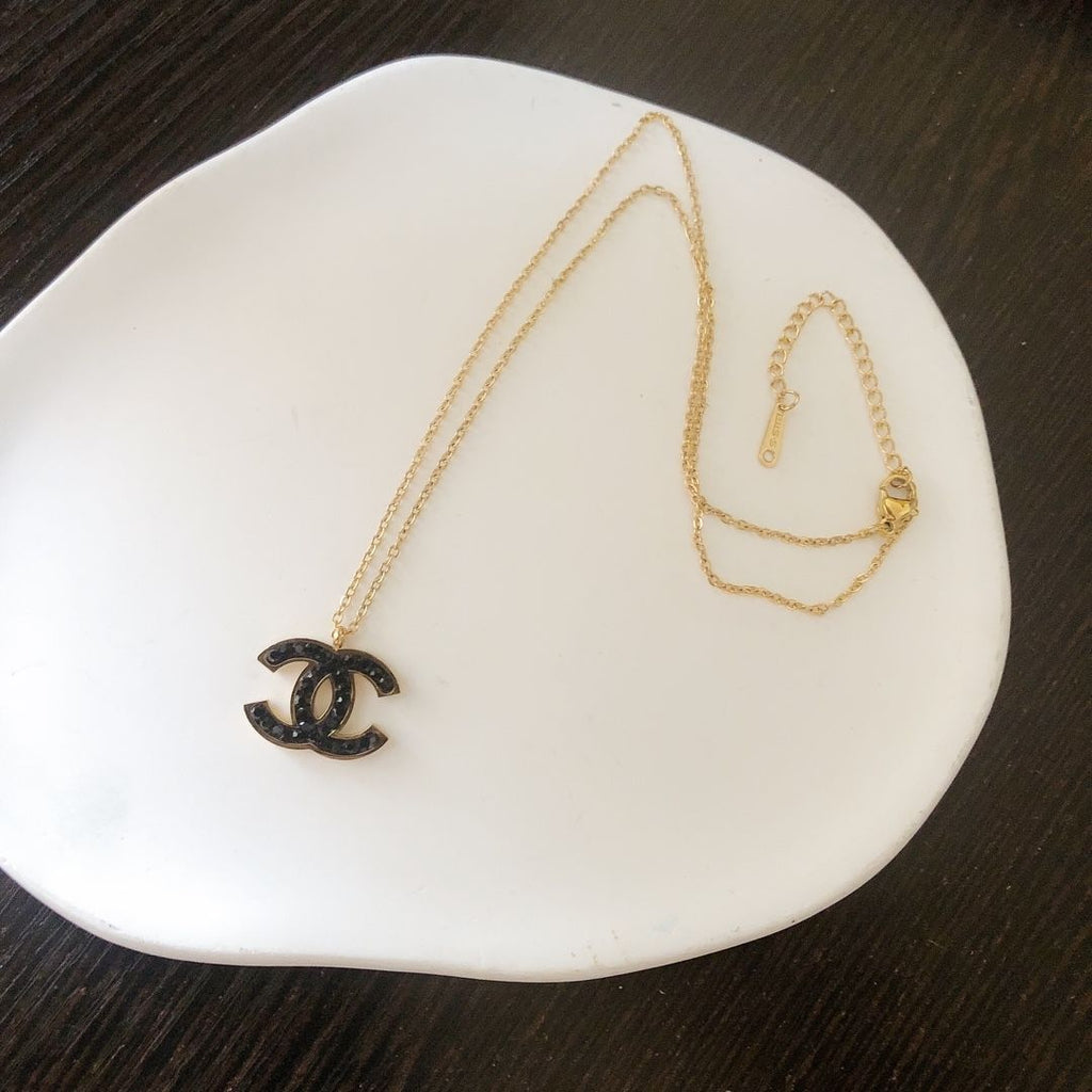 Fashion style necklace product image 2, provided for visual reference and product detail review