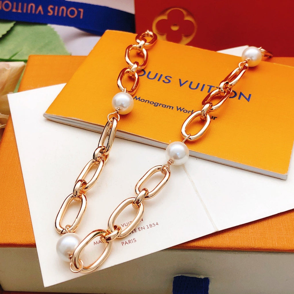 Pearl Clasp Necklace product image 1, provided for visual reference and product detail review