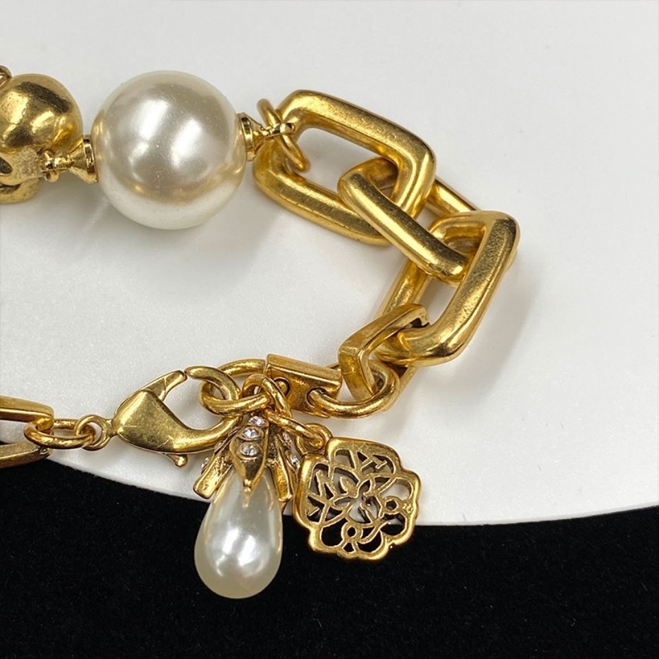 New Skull Pearl Bracelet product image 4, provided for visual reference and product detail review