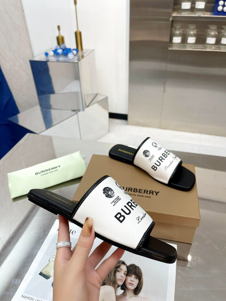 2023 Burberry flat slippers-S53 product image 3, provided for visual reference and product detail review