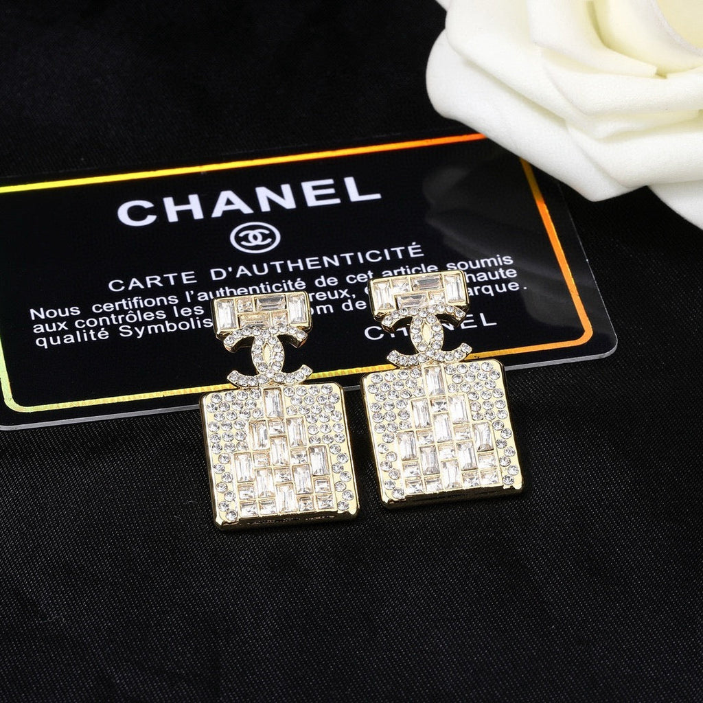 High-Quality Stud Earrings-147 product image 4, provided for visual reference and product detail review
