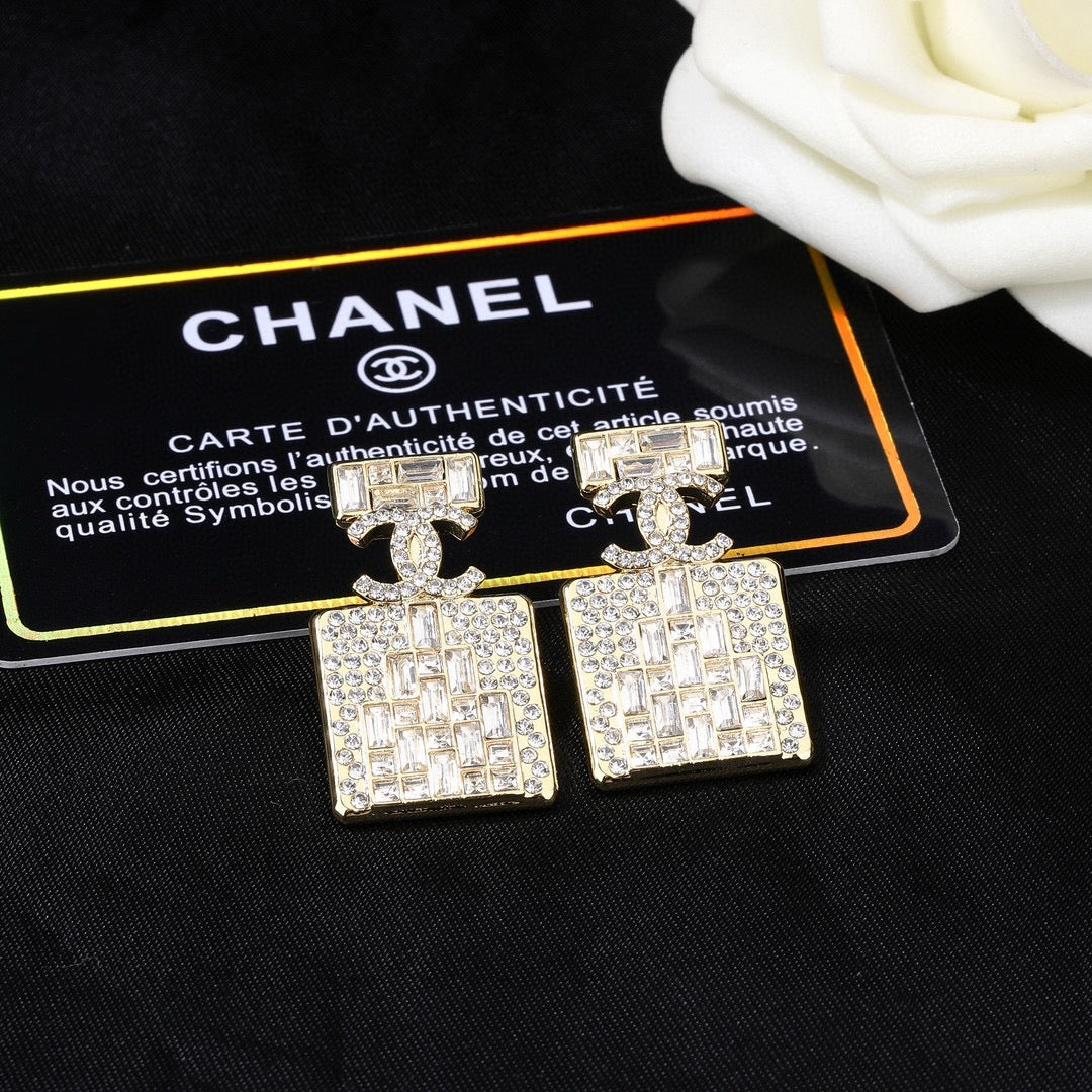 High-Quality Stud Earrings-147 product image 4, provided for visual reference and product detail review